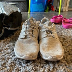 Gently used tennis shoes